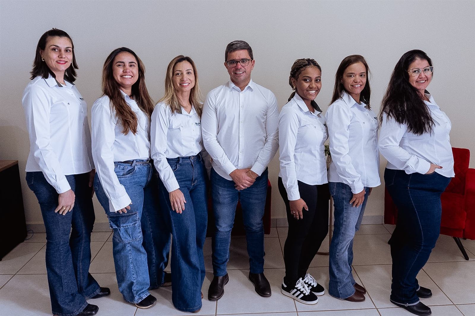 Colaboradores da Barin no escritório em Barretos